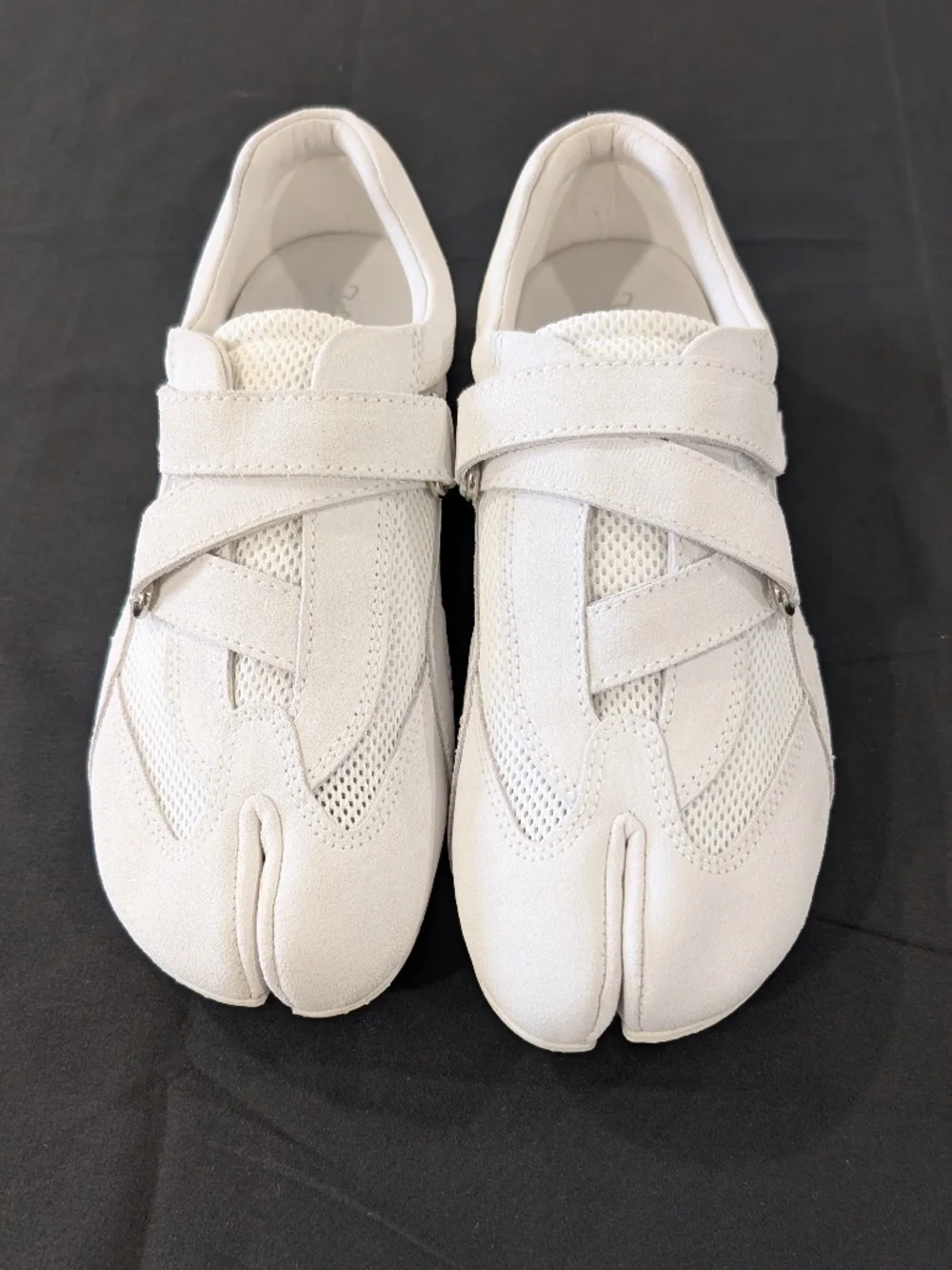 Jeffrey Campbell Cantor Split Toe Sneakers White Suede Mesh Tabi Size 8.5 NWT - Picture 1 of 11